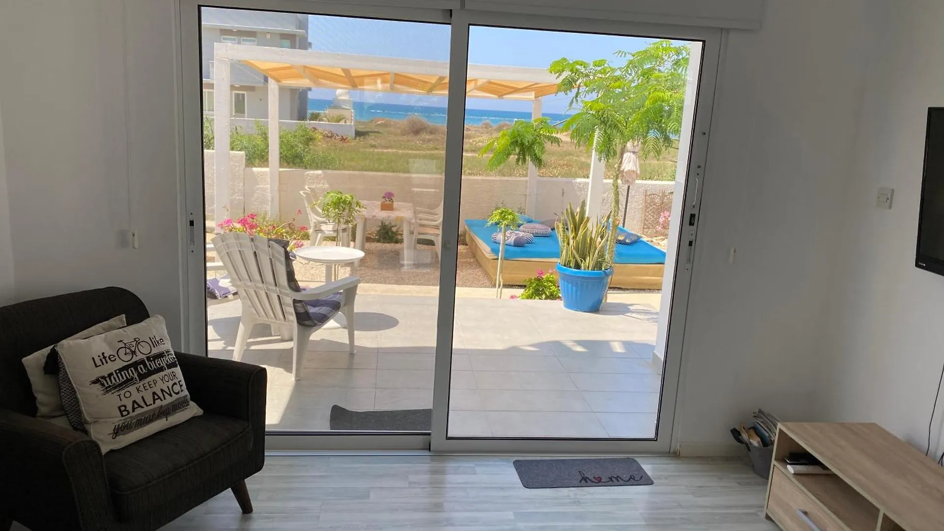 Cozy Beach House Perivolia