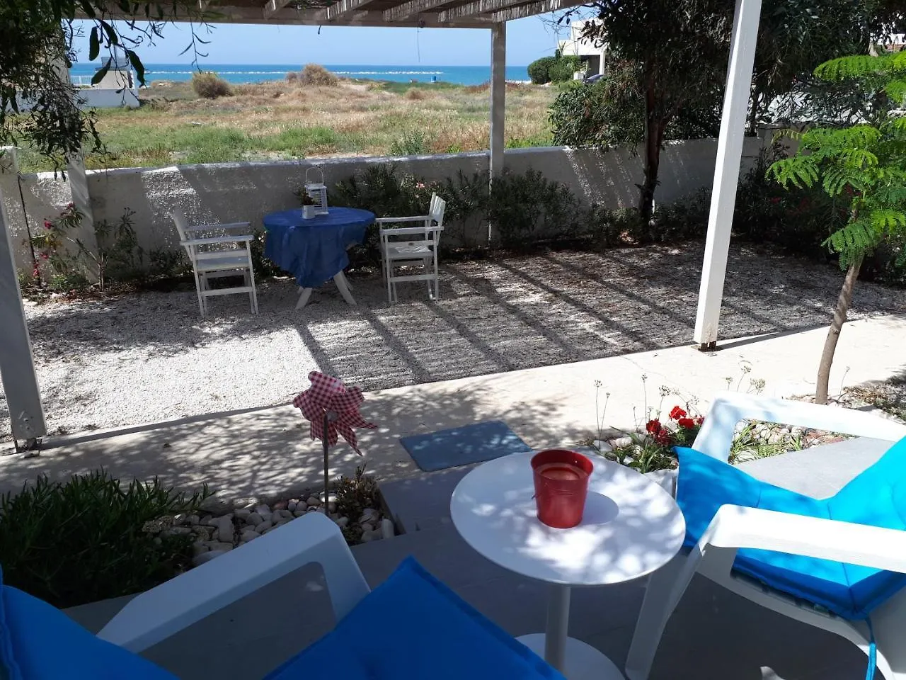 Cozy Beach House Perivolia