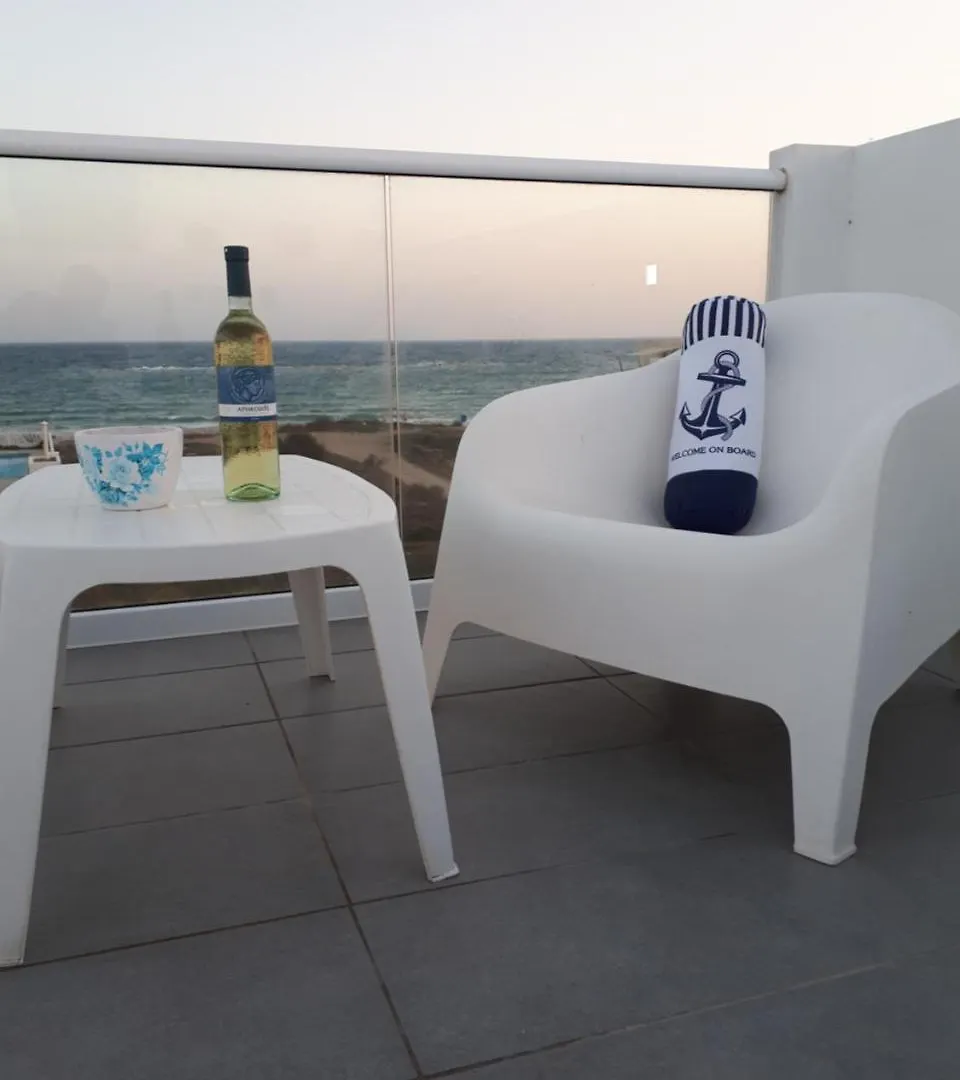 Cozy Beach House Perivolia