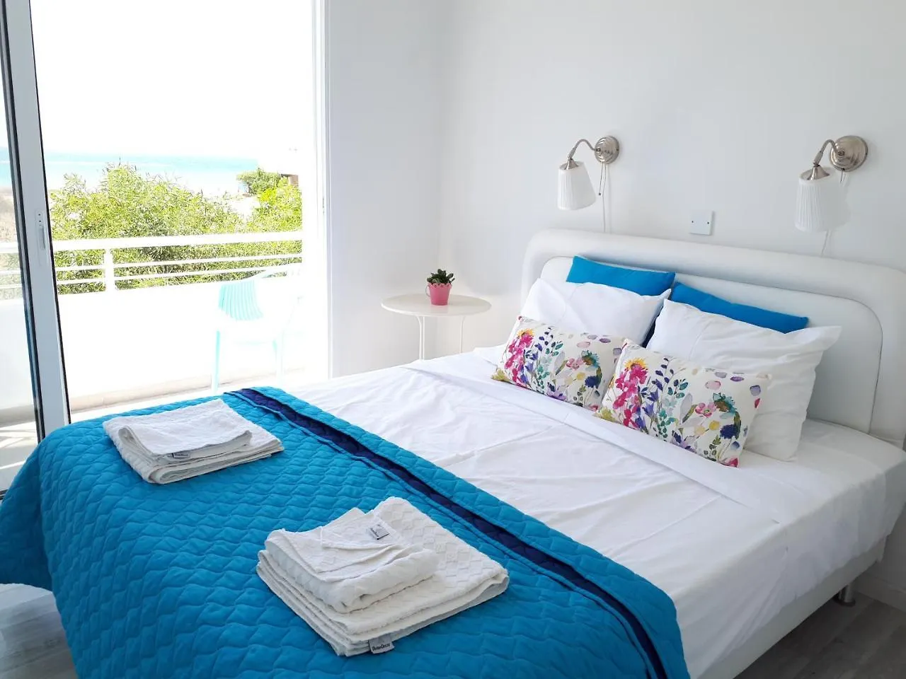 Cozy Beach House Perivolia Feriehus